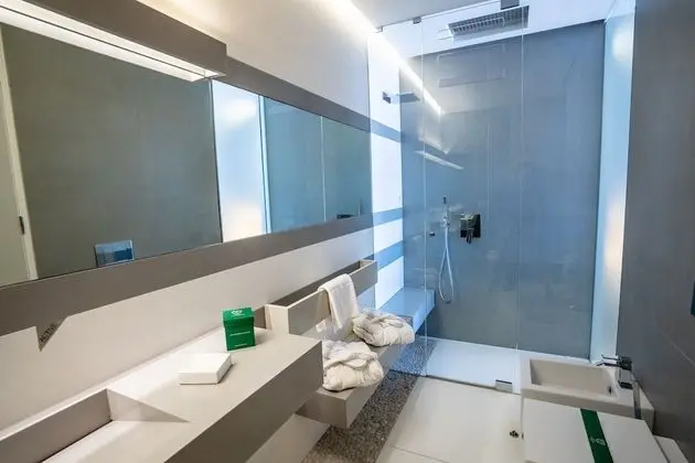 Süit, Teras, Denize Bakan