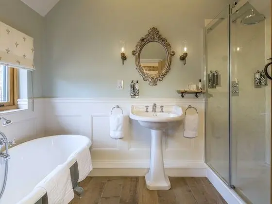 Exclusive Kır Evi, Özel Banyo (The Cowsheds - Sleeps 19)