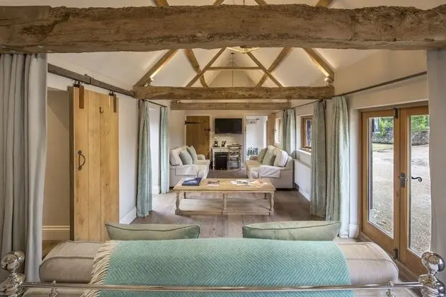 Exclusive Kır Evi, Özel Banyo (The Cowsheds - Sleeps 19)