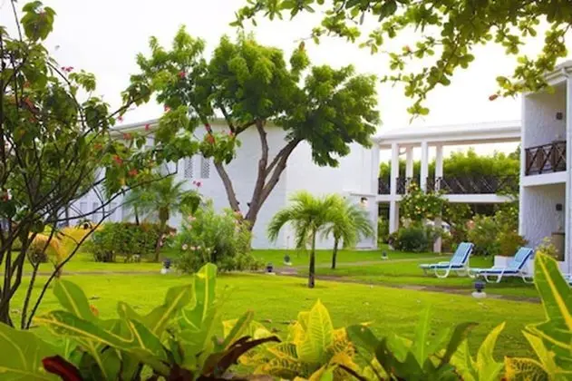 Superior Oda, Bahçe Manzaralı (Pool View)