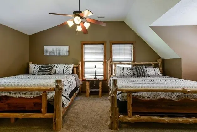 Ev (Coyote Cabin - EXCELLENT Location - 6)