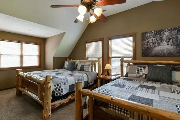 Ev (Coyote Cabin - EXCELLENT Location - 6)