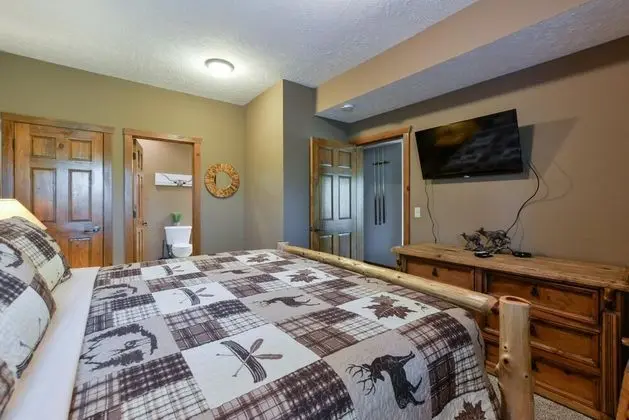 Ev (Coyote Cabin - EXCELLENT Location - 6)