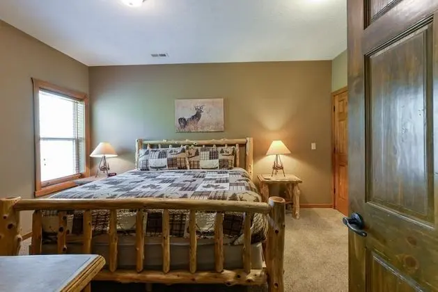 Ev (Coyote Cabin - EXCELLENT Location - 6)