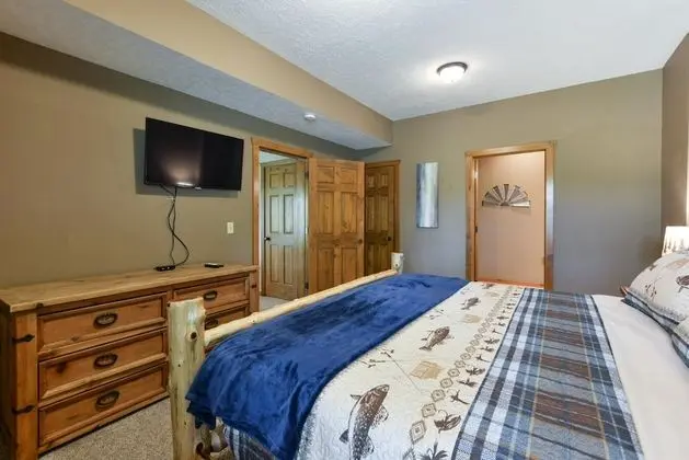 Ev (Coyote Cabin - EXCELLENT Location - 6)