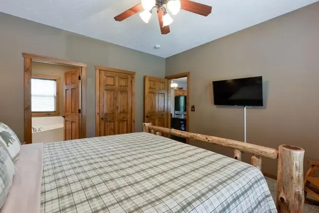 Ev (Coyote Cabin - EXCELLENT Location - 6)