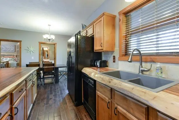 Ev (Coyote Cabin - EXCELLENT Location - 6)