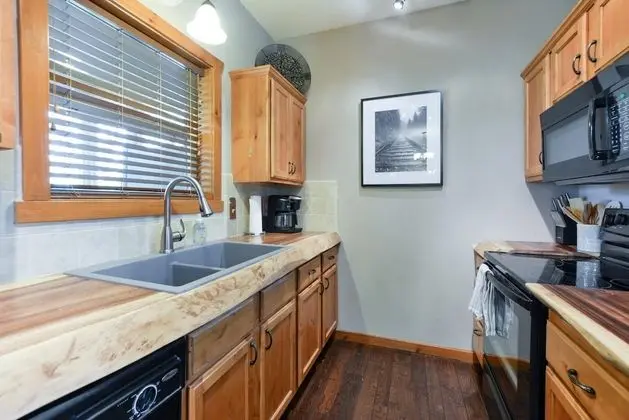 Ev (Coyote Cabin - EXCELLENT Location - 6)