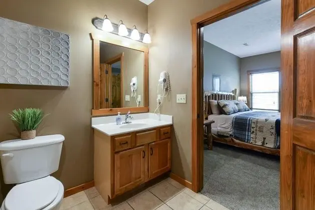 Ev (Coyote Cabin - EXCELLENT Location - 6)