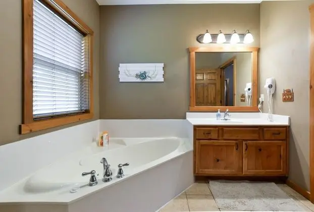 Ev (Coyote Cabin - EXCELLENT Location - 6)