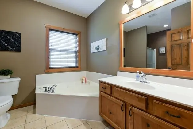 Ev (Coyote Cabin - EXCELLENT Location - 6)