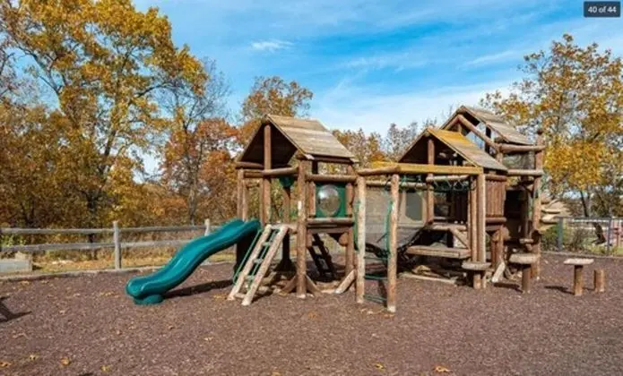 Ev (Coyote Cabin - EXCELLENT Location - 6)