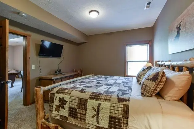 Ev (Coyote Cabin - EXCELLENT Location - 6)