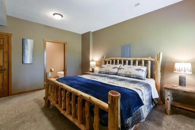 Ev (Coyote Cabin - EXCELLENT Location - 6)