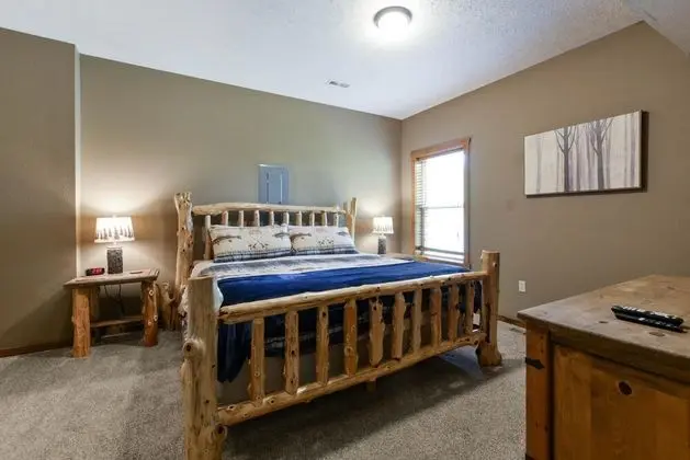 Ev (Coyote Cabin - EXCELLENT Location - 6)