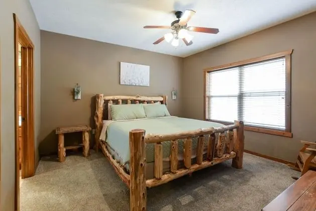 Ev (Coyote Cabin - EXCELLENT Location - 6)