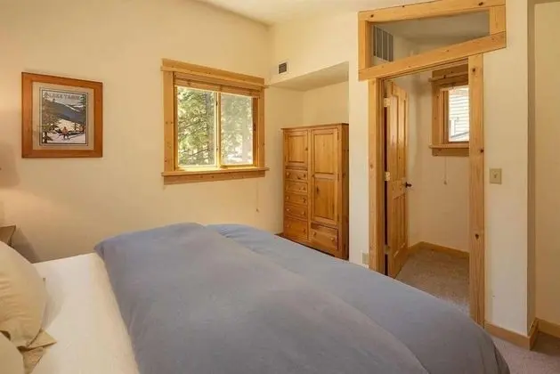Ev