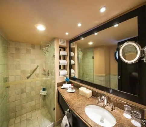 Superior Loft Suite Ocean View - Kids & Teens Free