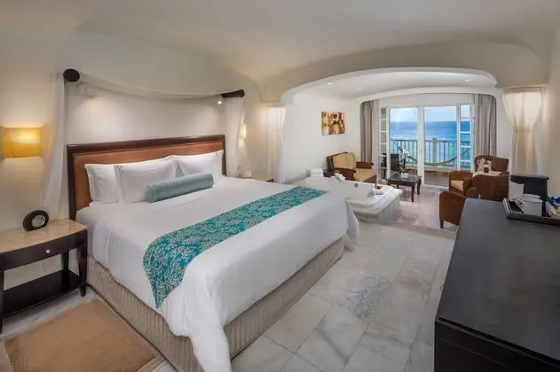 Superior Ocean View Suite - Kids & Teens Free