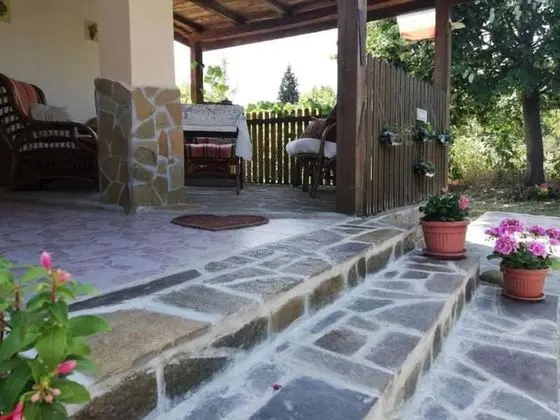 Kır Evi, 1 Büyük (Queen) Boy Yatak ve Çekyat