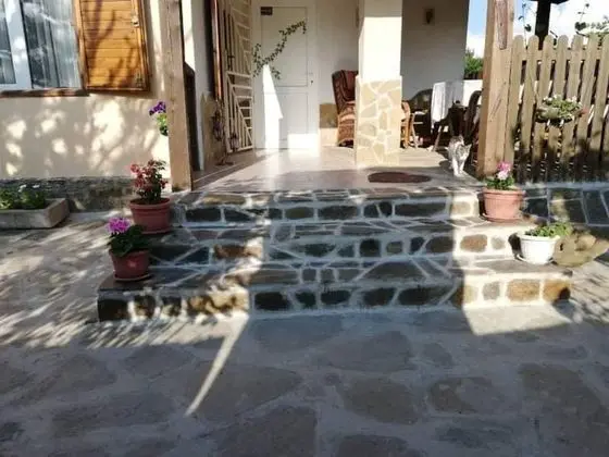 Kır Evi, 1 Büyük (Queen) Boy Yatak ve Çekyat