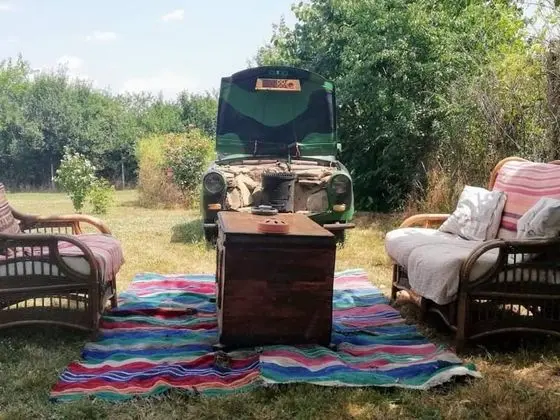 Kır Evi, 1 Büyük (Queen) Boy Yatak ve Çekyat