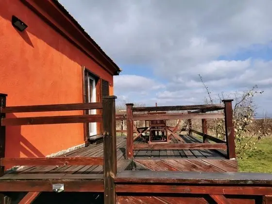 Kır Evi, 1 Büyük (Queen) Boy Yatak ve Çekyat