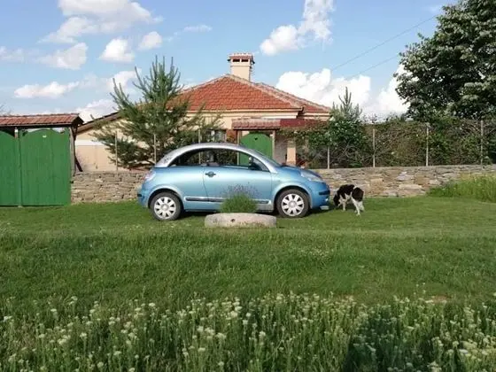 Kır Evi, 1 Büyük (Queen) Boy Yatak ve Çekyat