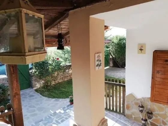 Kır Evi, 1 Büyük (Queen) Boy Yatak ve Çekyat