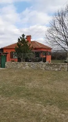 Kır Evi, 1 Büyük (Queen) Boy Yatak ve Çekyat