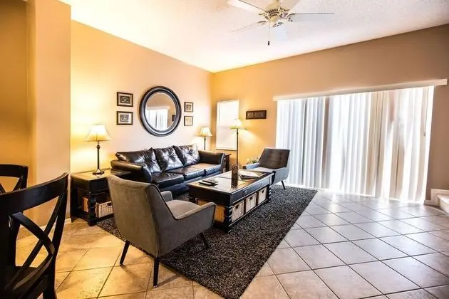 Ev (Cozy - Adorable 3 Bed 2.5 Bath Townho)