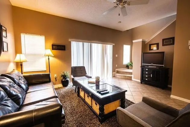 Ev (Cozy - Adorable 3 Bed 2.5 Bath Townho)
