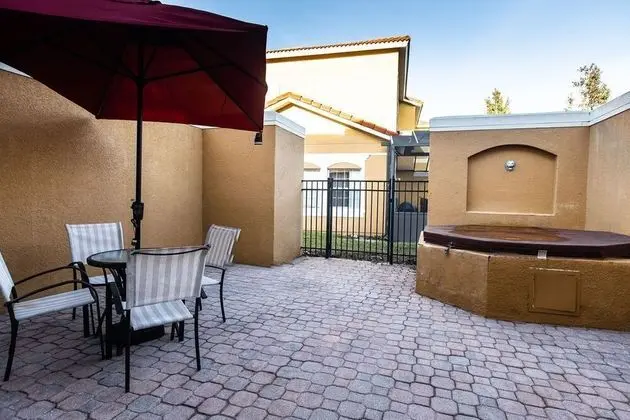 Ev (Cozy - Adorable 3 Bed 2.5 Bath Townho)