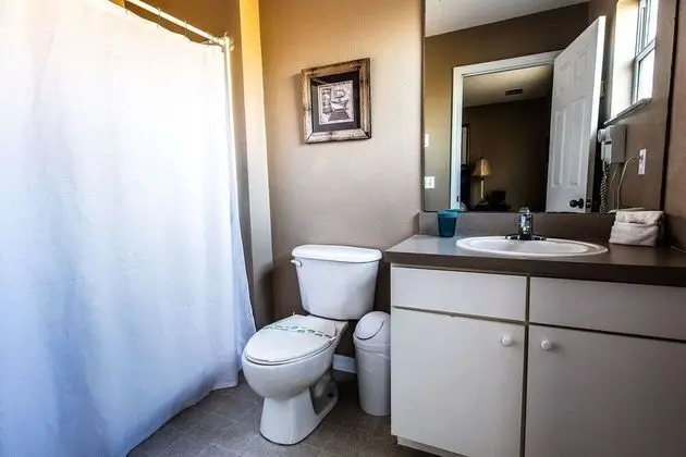 Ev (Cozy - Adorable 3 Bed 2.5 Bath Townho)