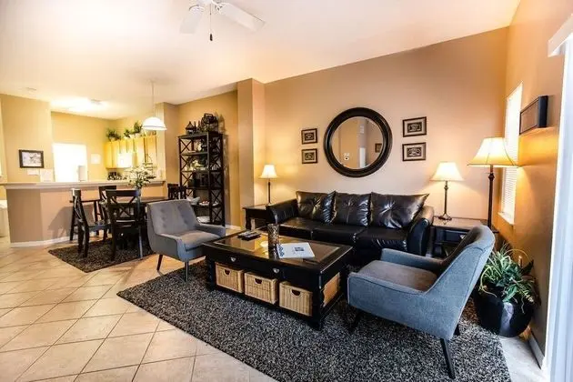 Ev (Cozy - Adorable 3 Bed 2.5 Bath Townho)