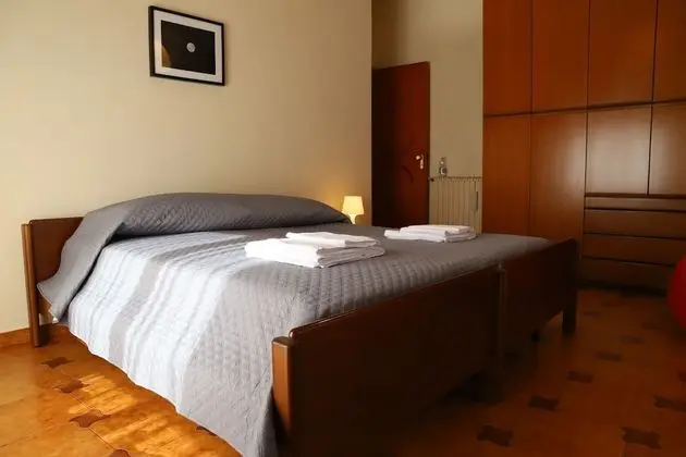Tek Büyük veya İki Ayrı Yataklı Oda, Ortak Banyo