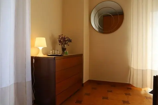 Tek Büyük veya İki Ayrı Yataklı Oda, Ortak Banyo