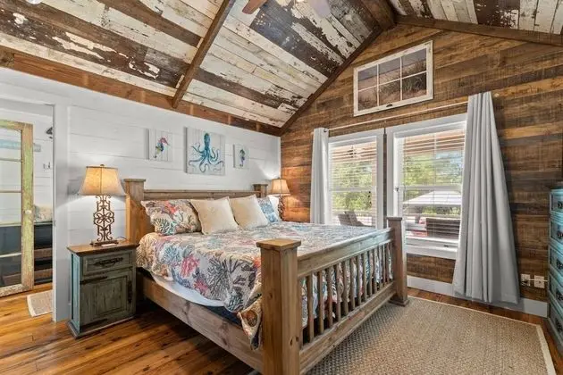 Daire (The Cozy Cottage (3/2))