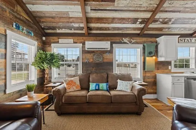 Daire (The Cozy Cottage (3/2))