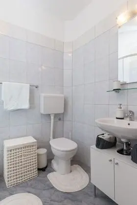 Apart Daire (One-Bedroom Apartment with Sea View)