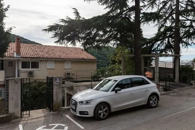 Apart Daire (One-Bedroom Apartment with Sea View)