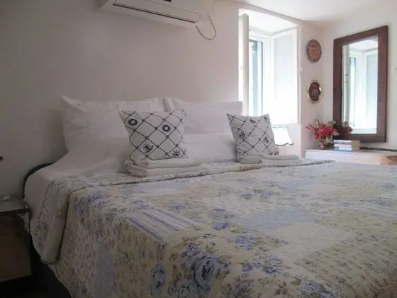 Comfort Tek Büyük veya İki Ayrı Yataklı Oda