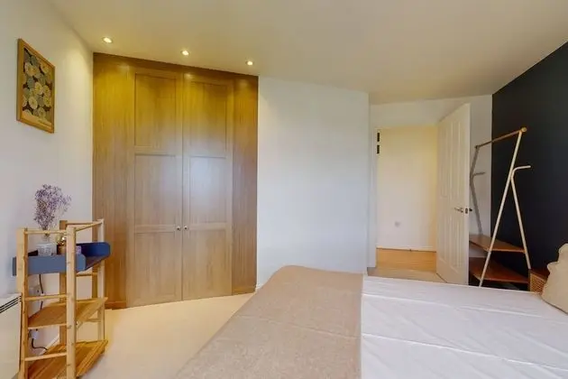 Basic Apart Daire, 1 En Büyük (King) Boy Yatak ve Çekyat