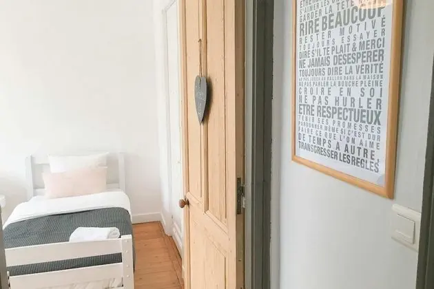 Basic Apart Daire, 1 En Büyük (King) Boy Yatak ve Çekyat