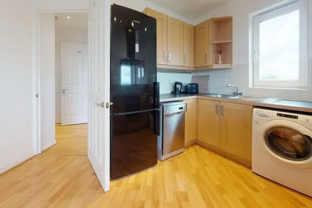 Basic Apart Daire, 1 En Büyük (King) Boy Yatak ve Çekyat