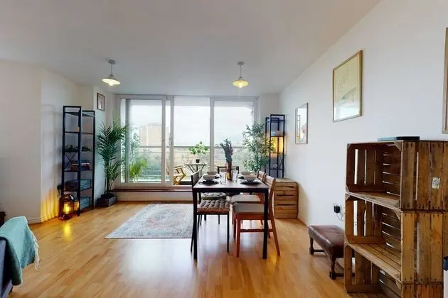 Basic Apart Daire, 1 En Büyük (King) Boy Yatak ve Çekyat