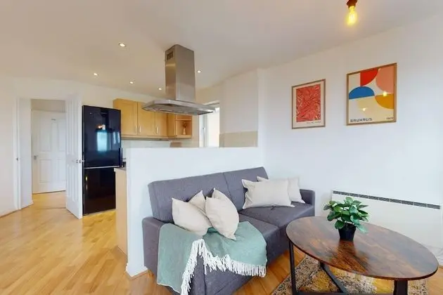 Basic Apart Daire, 1 En Büyük (King) Boy Yatak ve Çekyat