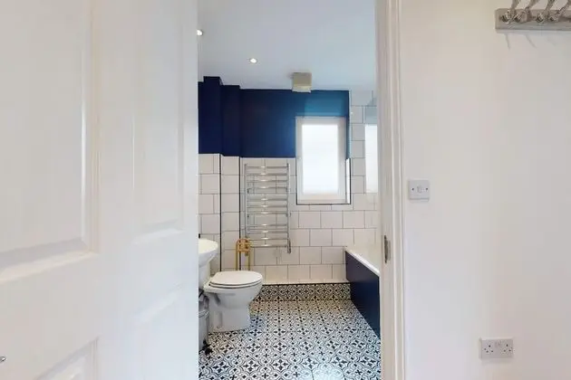 Basic Apart Daire, 1 En Büyük (King) Boy Yatak ve Çekyat