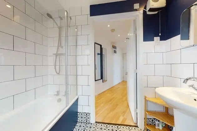 Basic Apart Daire, 1 En Büyük (King) Boy Yatak ve Çekyat