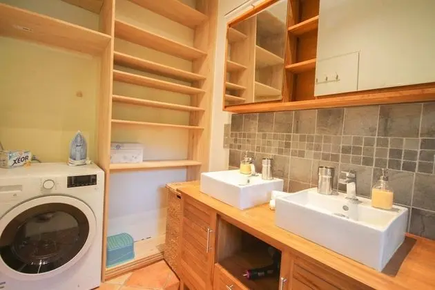 Basic Apart Daire, 1 En Büyük (King) Boy Yatak ve Çekyat